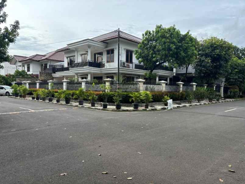 dijual rumah di kayu putih