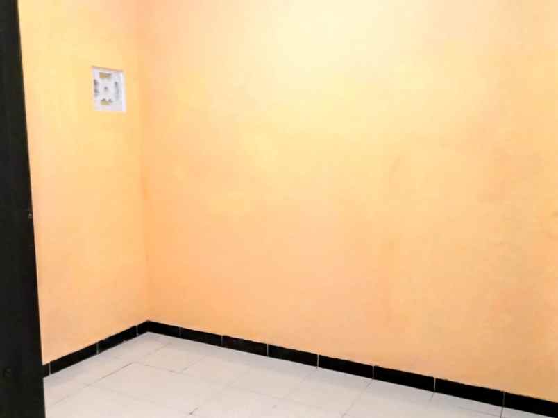 dijual rumah di semampir juanda