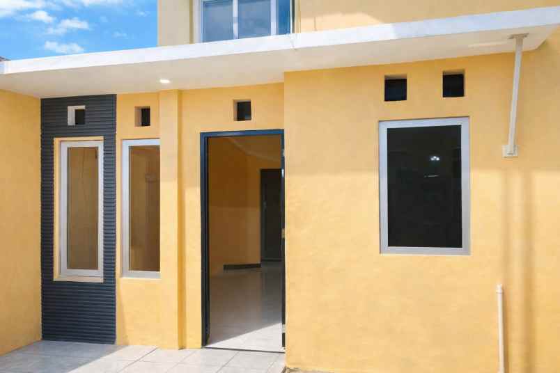 dijual rumah di semampir juanda