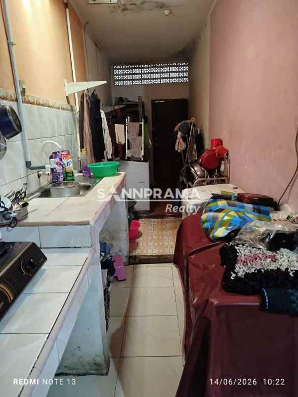 dijual rumah diapit 2 akses tol di pancoran mas depok