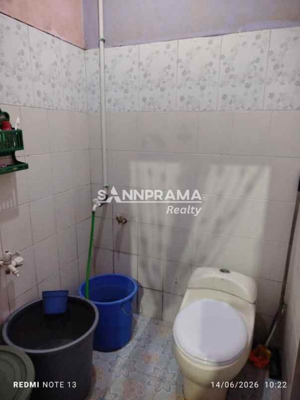 dijual rumah diapit 2 akses tol di pancoran mas depok