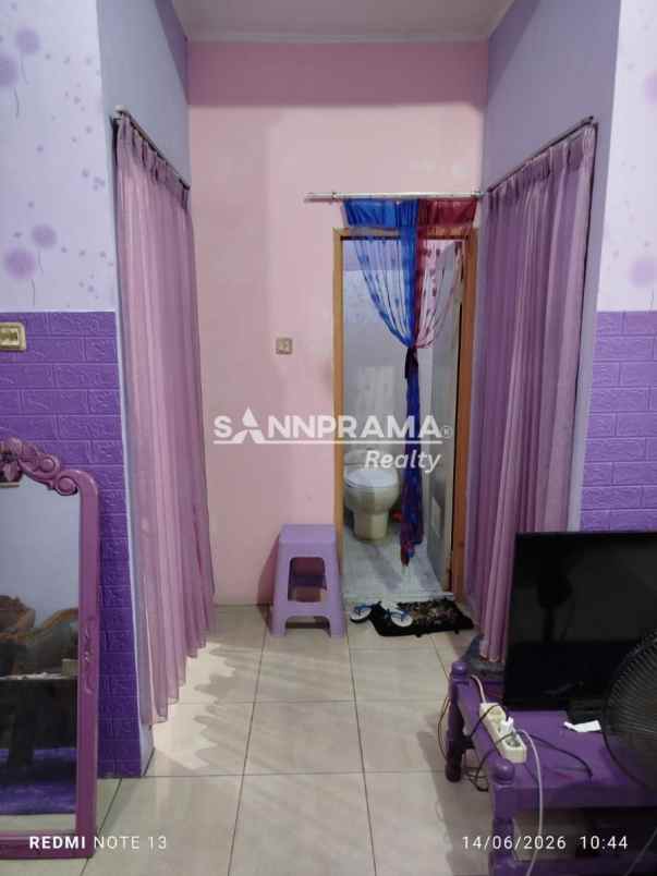 dijual rumah diapit 2 akses tol di pancoran mas depok