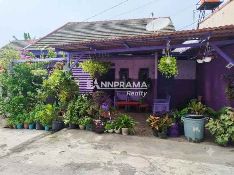 dijual rumah diapit 2 akses tol di pancoran mas depok