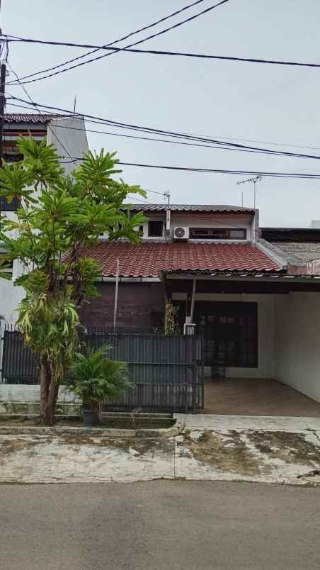 dijual rumah duren sawit
