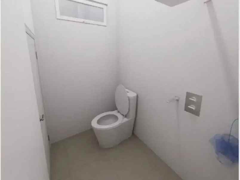 dijual rumah duren sawit