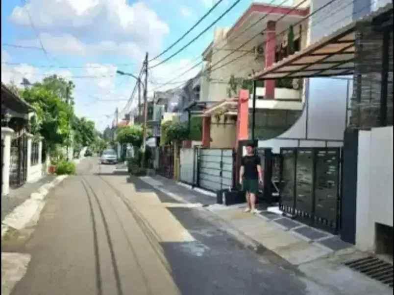 dijual rumah duren sawit