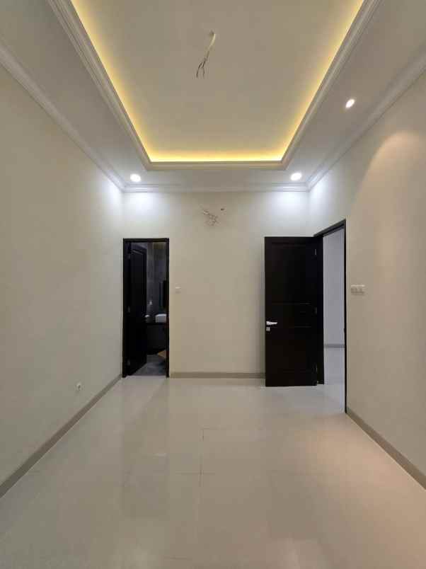 dijual rumah duren sawit jakarta