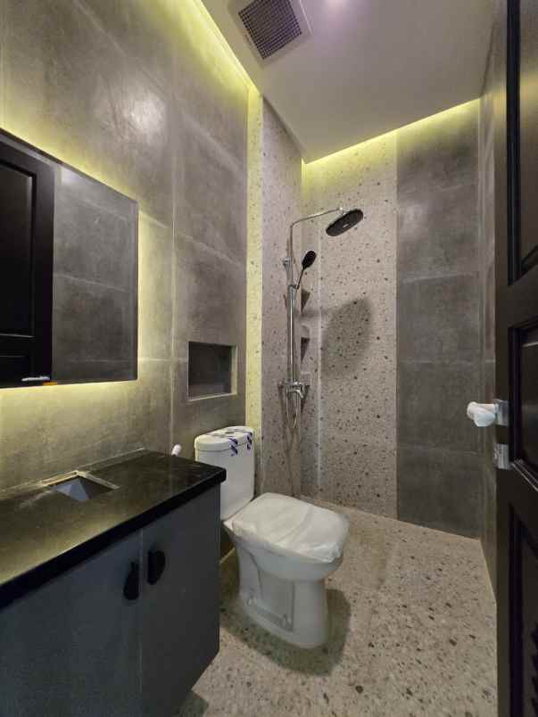 dijual rumah duren sawit jakarta