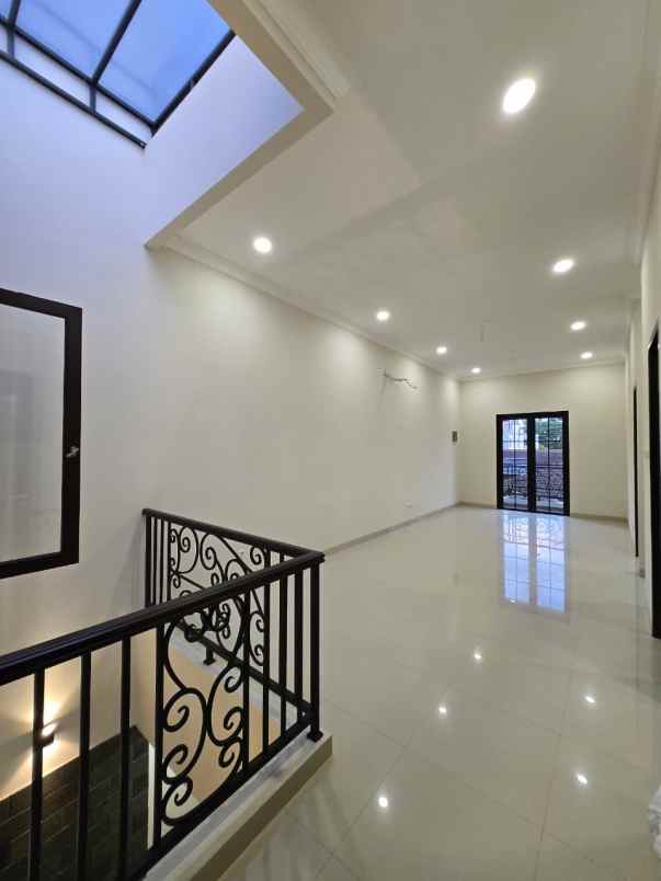 dijual rumah duren sawit jakarta