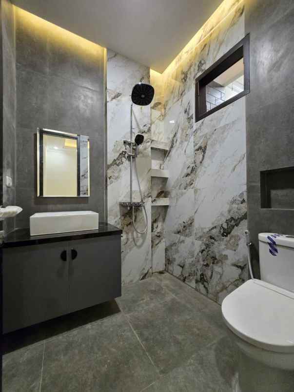 dijual rumah duren sawit jakarta