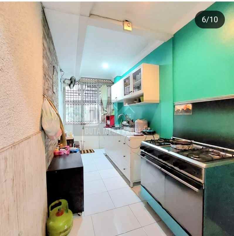 dijual rumah emerald residence bintaro