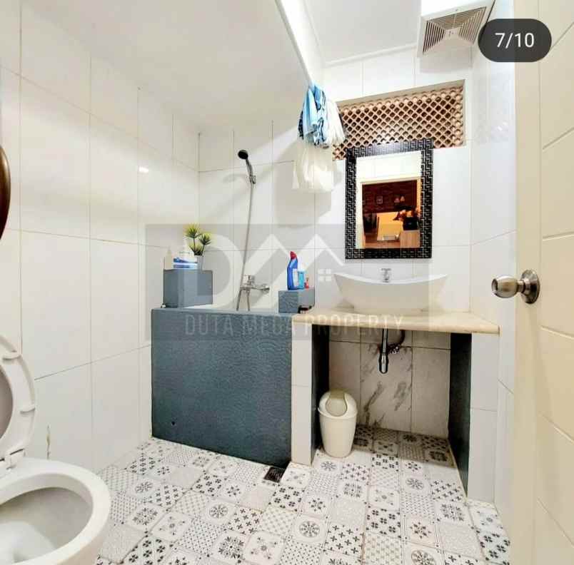 dijual rumah emerald residence bintaro