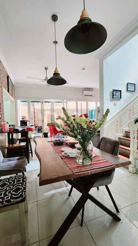 dijual rumah emerald residence bintaro