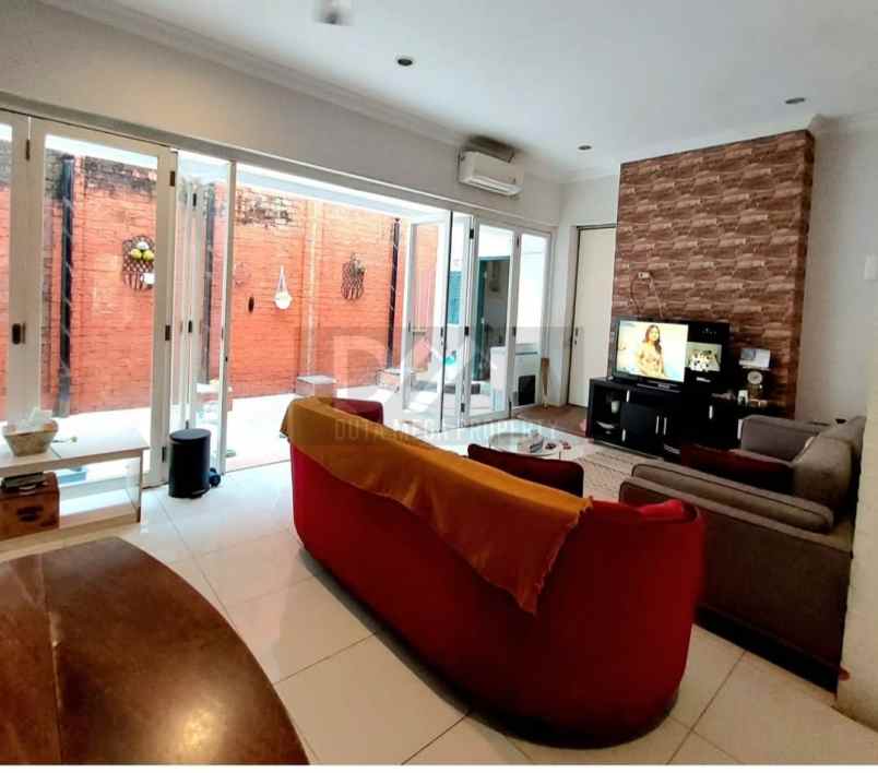 dijual rumah emerald residence bintaro