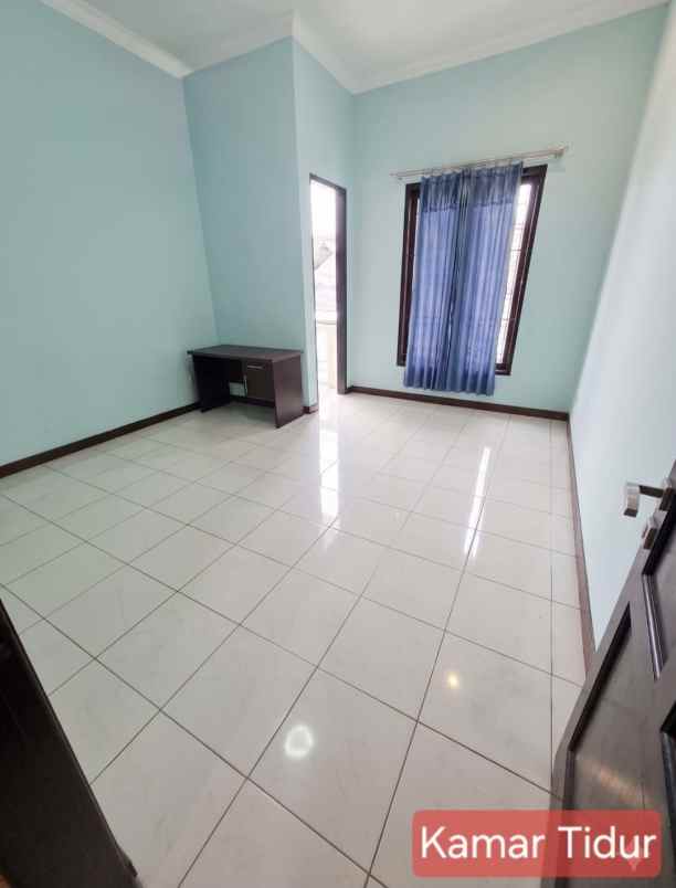dijual rumah full furnished di tambak gringsing tengah