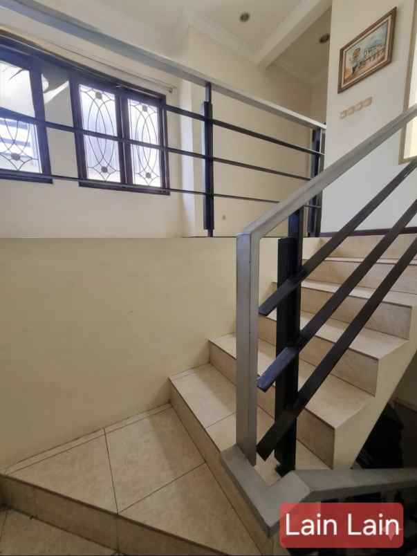 dijual rumah full furnished di tambak gringsing tengah