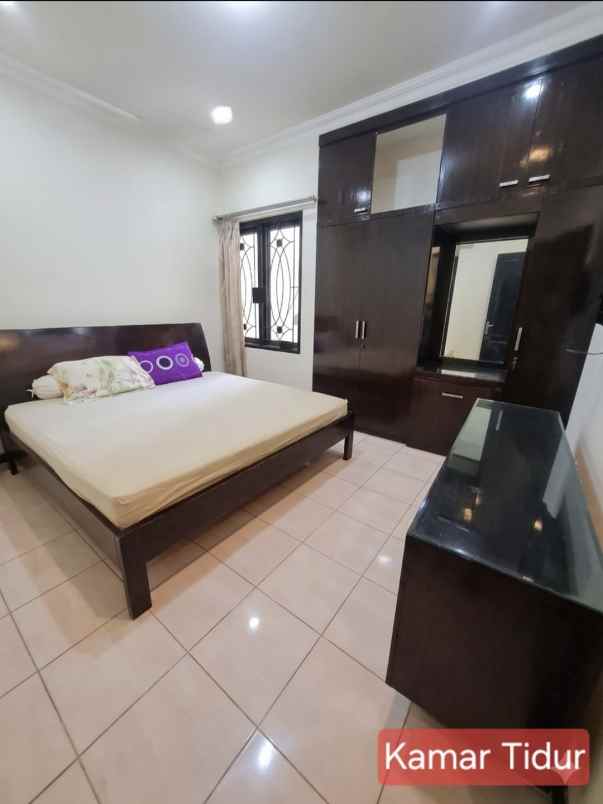 dijual rumah full furnished di tambak gringsing tengah