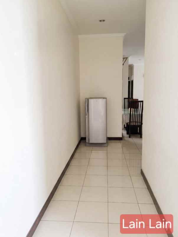 dijual rumah full furnished di tambak gringsing tengah