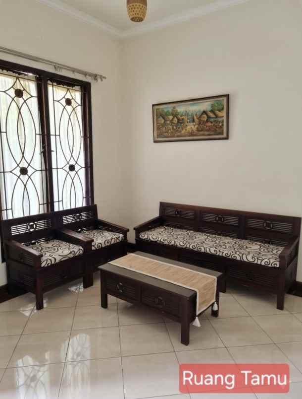 dijual rumah full furnished di tambak gringsing tengah