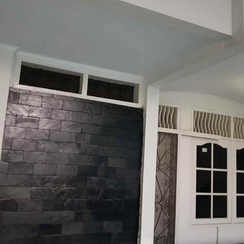 dijual rumah gading elok