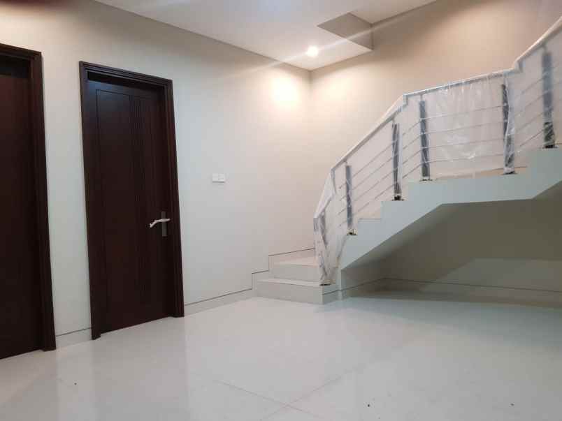 dijual rumah galaxi bumi permai araya