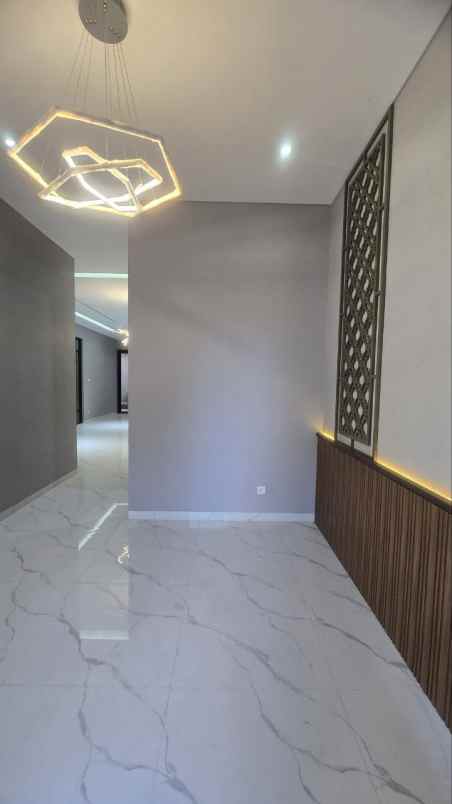 dijual rumah galaxy bumi permai