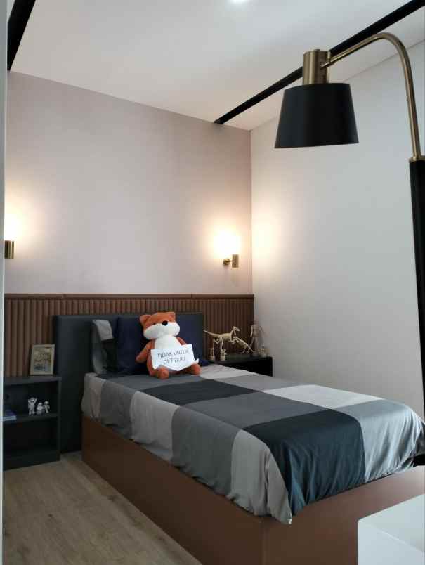 dijual rumah gatot subroto