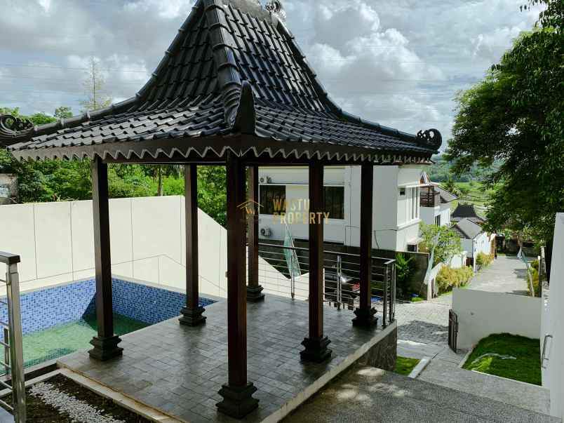 dijual rumah gedongan bangunjiwo