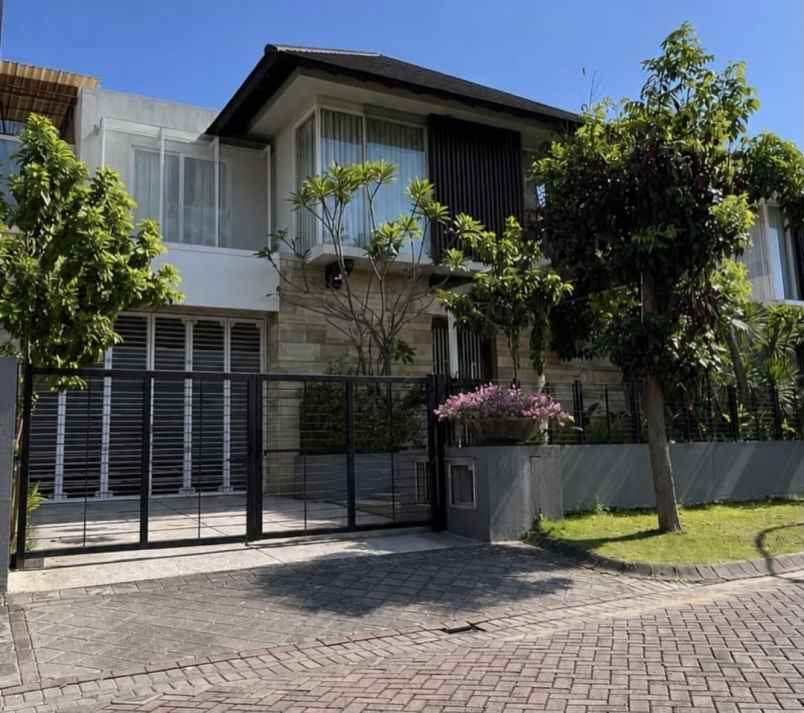 dijual rumah graha famili blok w