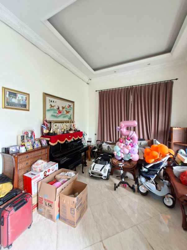 dijual rumah graha famili surabaya