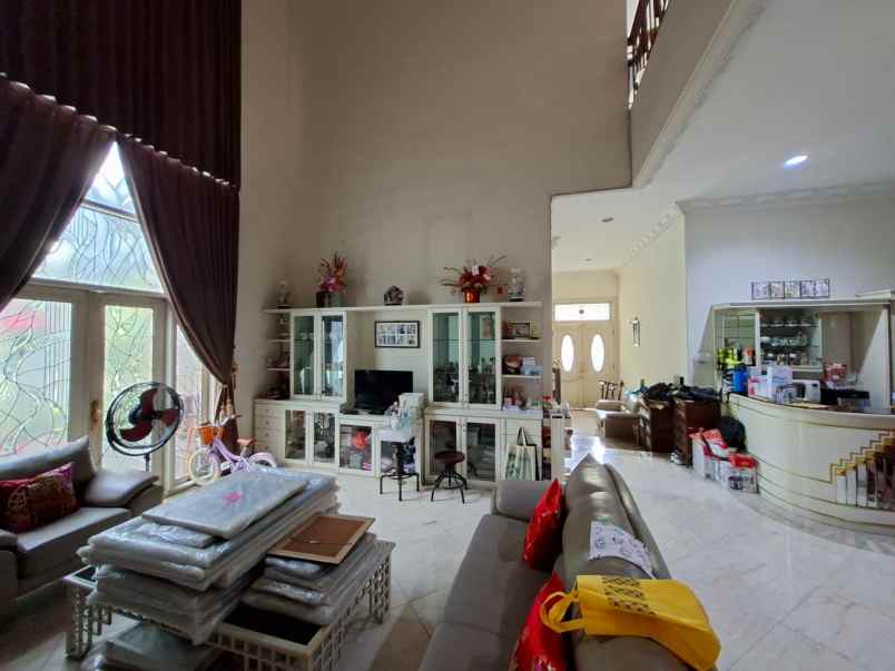 dijual rumah graha famili surabaya