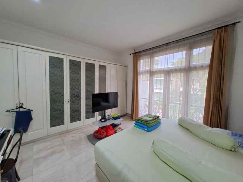 dijual rumah graha famili surabaya
