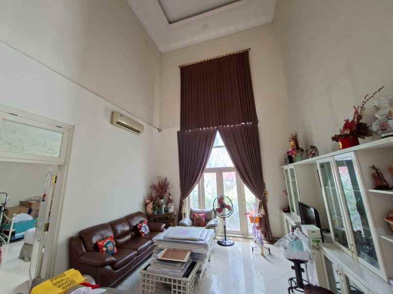 dijual rumah graha famili surabaya