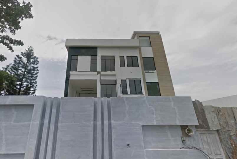 dijual rumah graha metropolitan