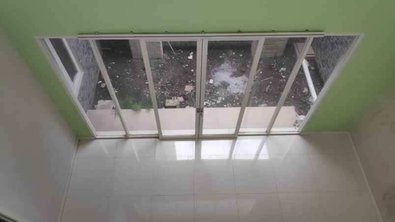 dijual rumah graha santoso