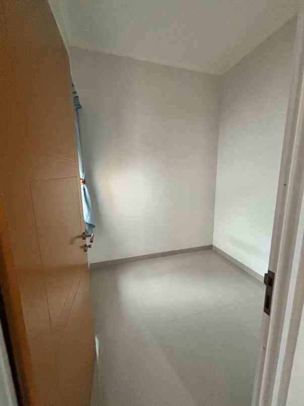 dijual rumah grand mekarsari