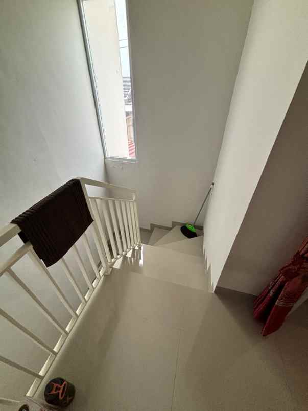 dijual rumah grand mekarsari