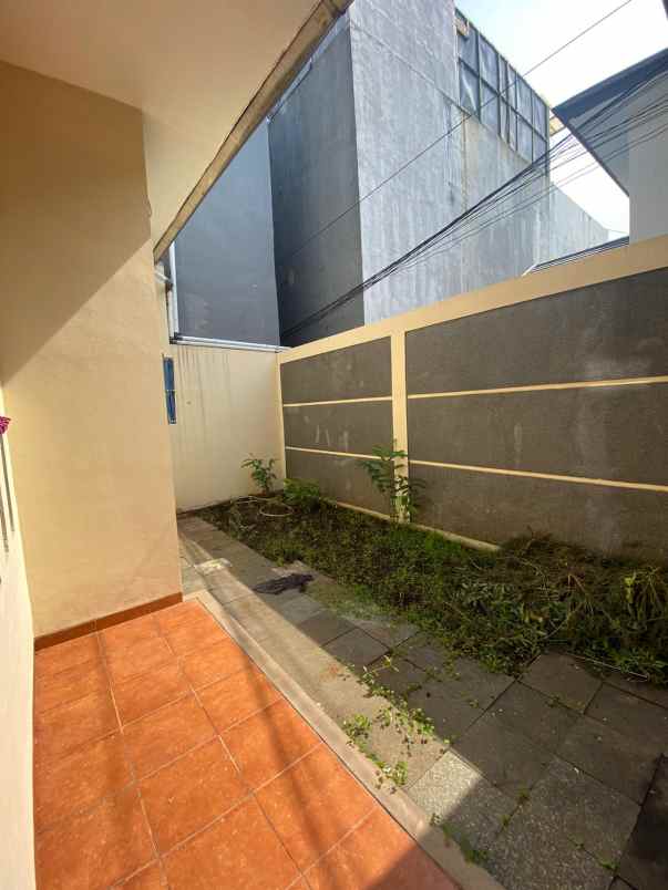 dijual rumah grand sharon residence
