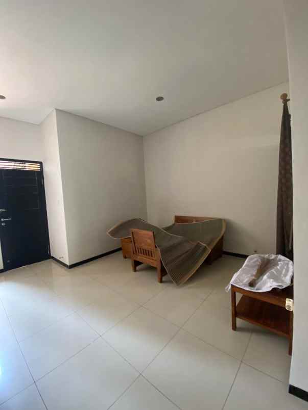 dijual rumah grand sharon residence