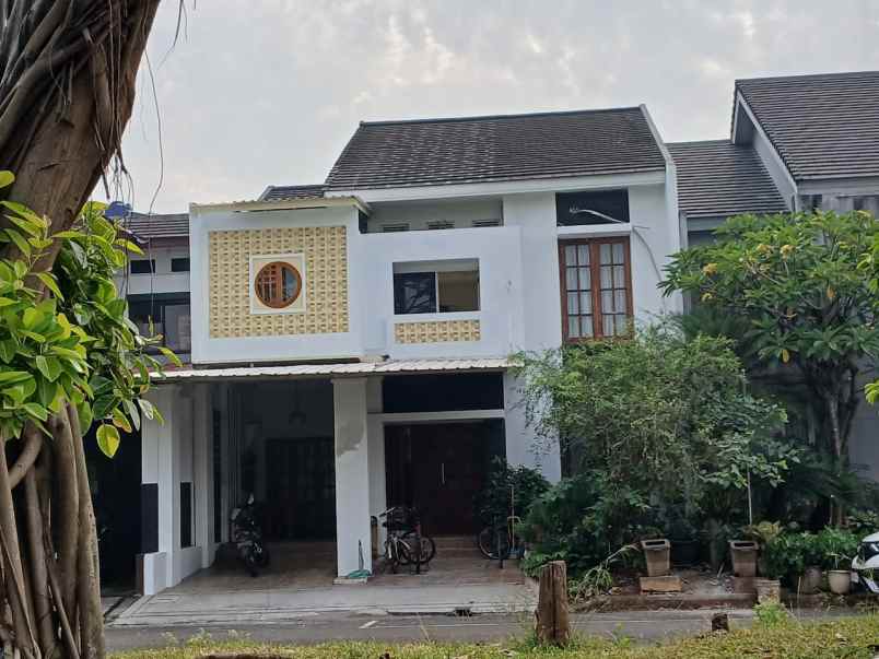 dijual rumah grand wisata cluster