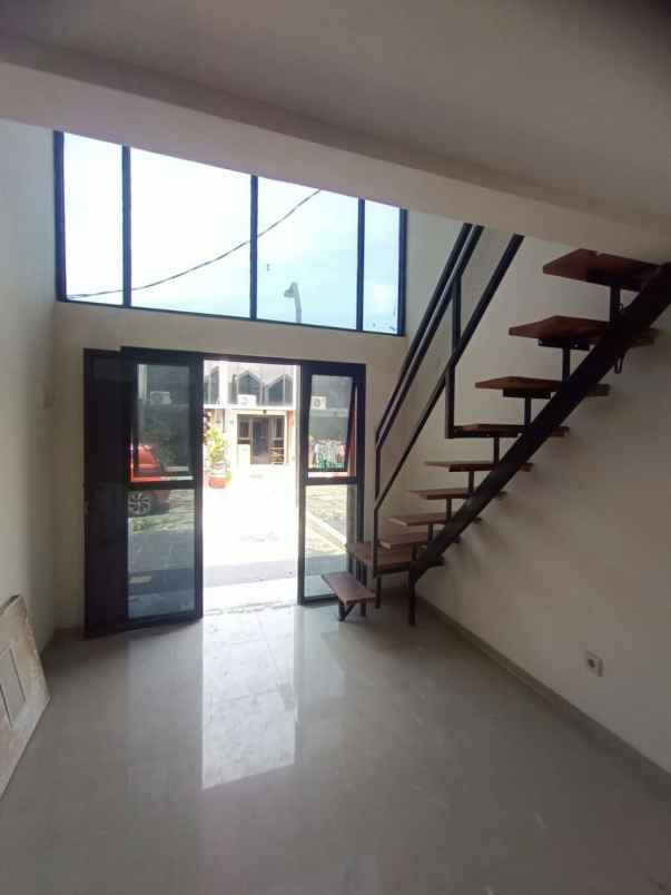 dijual rumah green terecce