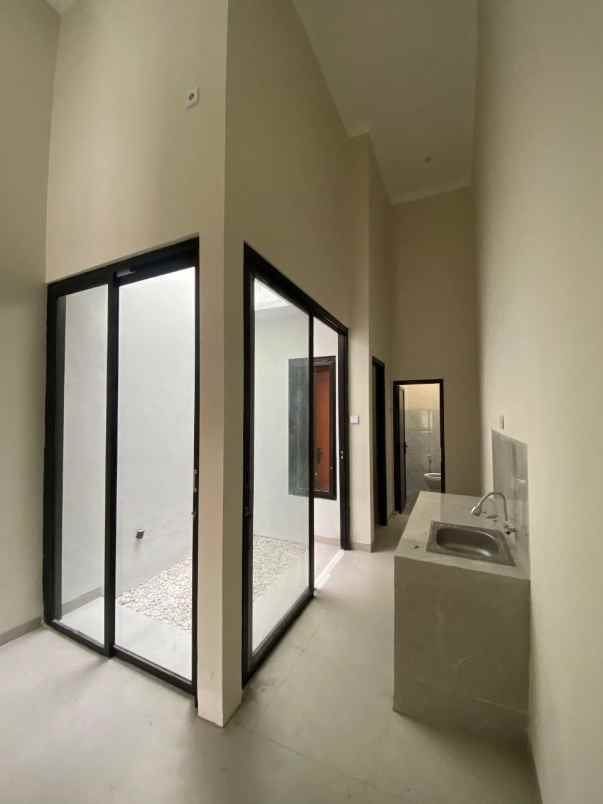 dijual rumah green terecce