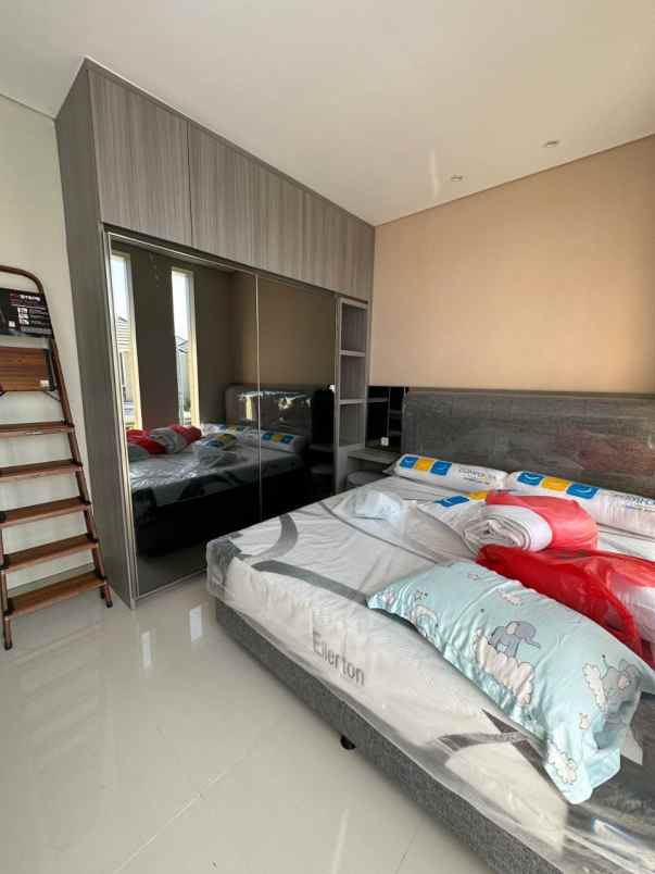 dijual rumah greenlake citraland blok cg