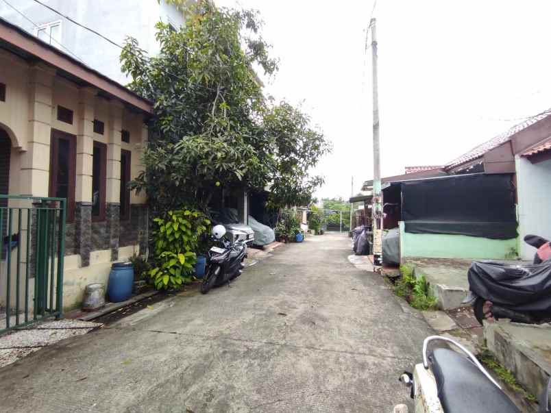 dijual rumah griya gundala