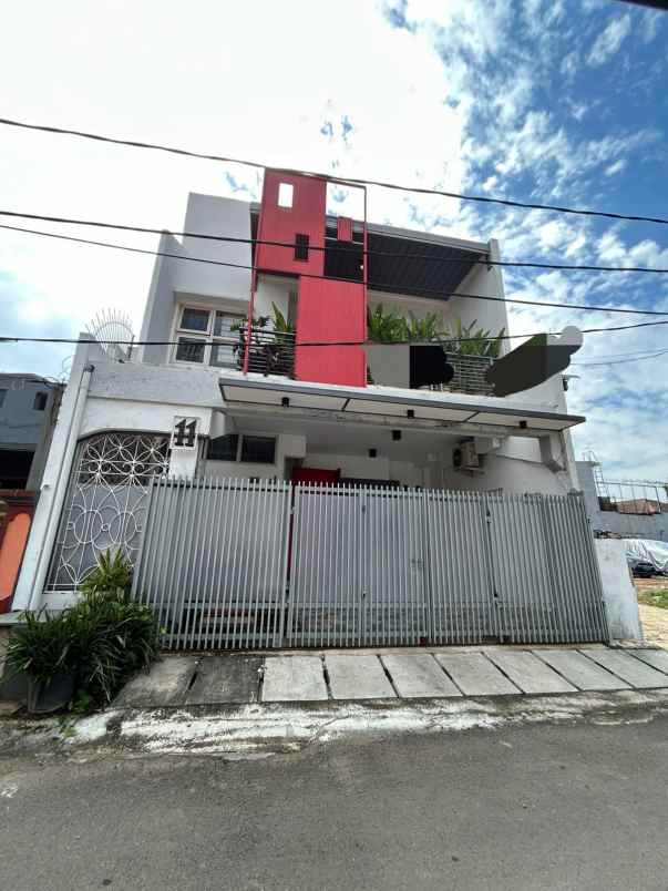 dijual rumah hadap selatan di pulo asem jakarta timur