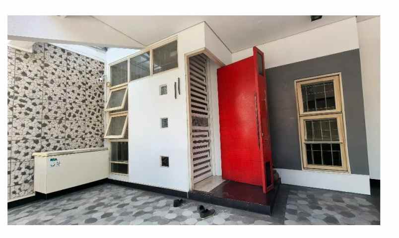 dijual rumah hadap selatan di pulo asem jakarta timur