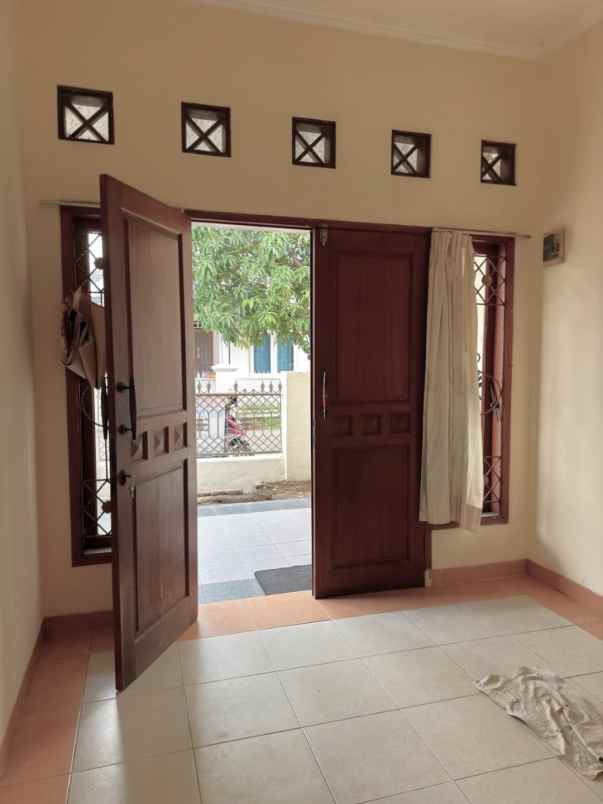 dijual rumah harapan indah 1 perumahan