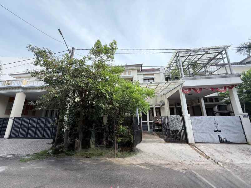 dijual rumah harapan indah