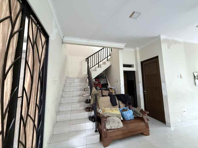 dijual rumah harapan indah