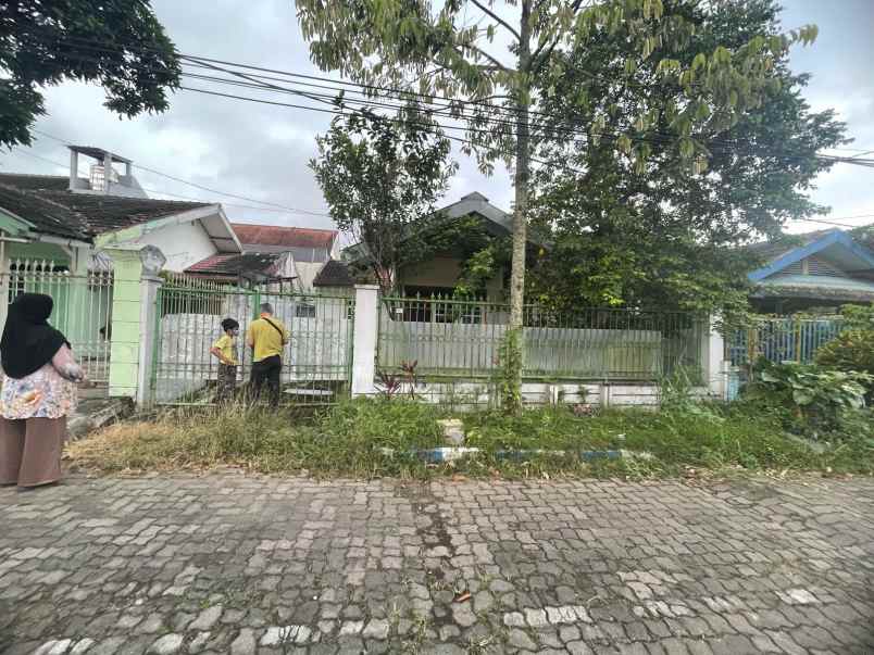 dijual rumah hitung tanah lokasi pbi araya kota malang